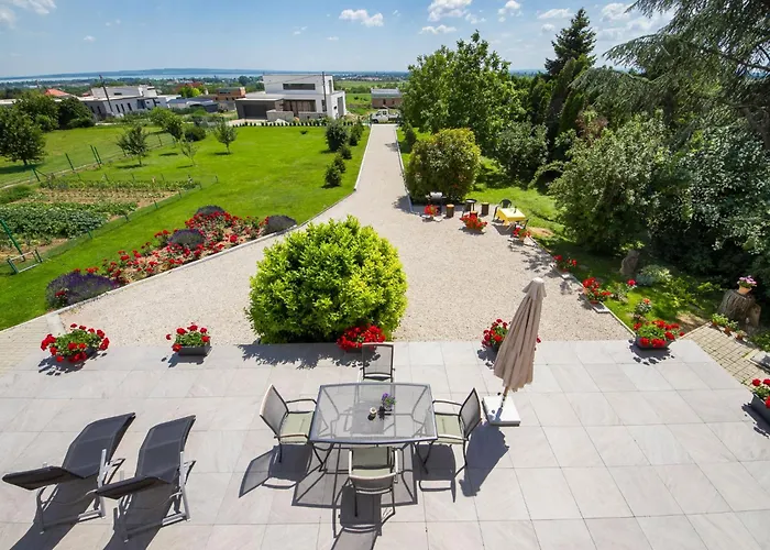 Cserszeg By Interhome * צ'רסגטומאי